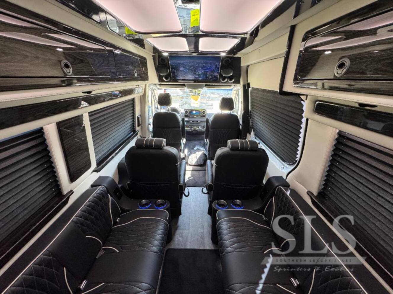 A photo of this 2026 Midwest Automotive Designs Luxe Cruiser D4 AWD