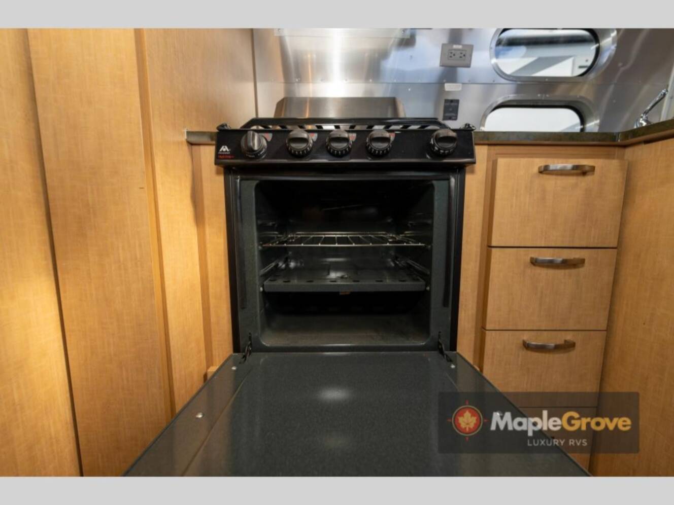 A photo of this 2015 Airstream Flying Cloud 25FB