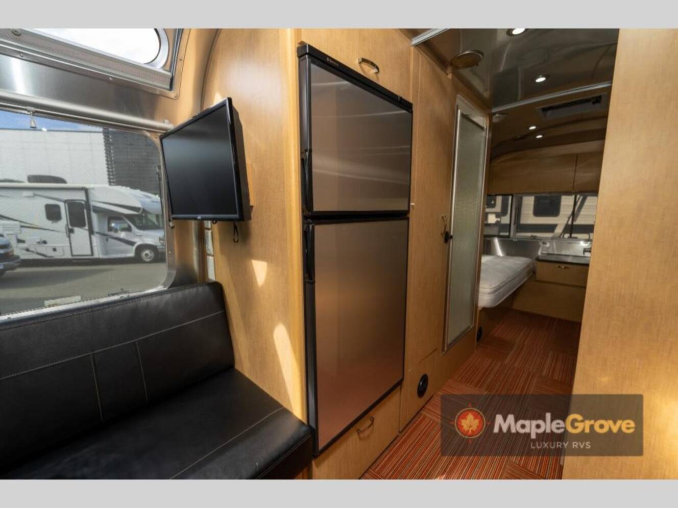 A photo of this 2015 Airstream Flying Cloud 25FB