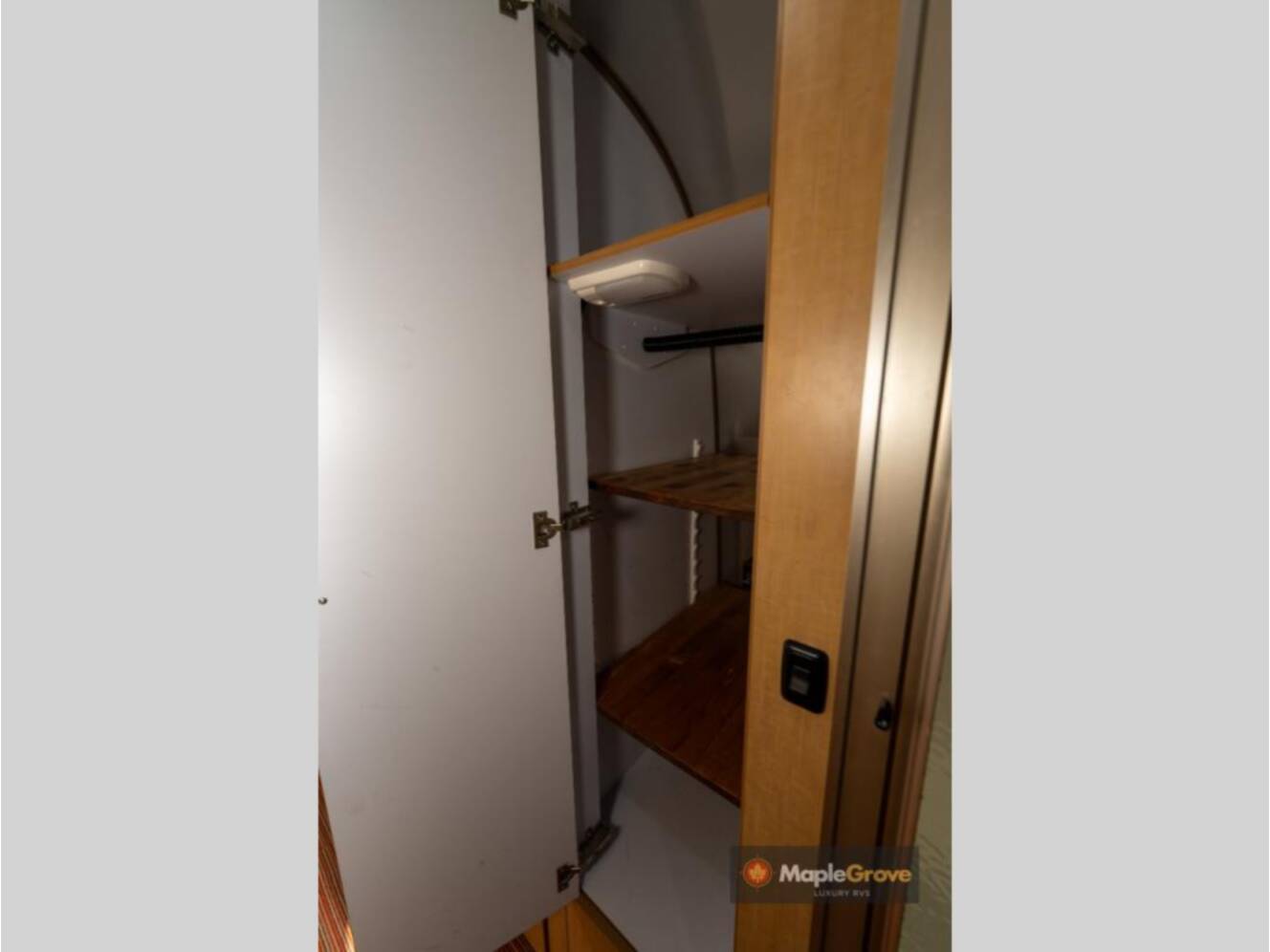 A photo of this 2015 Airstream Flying Cloud 25FB