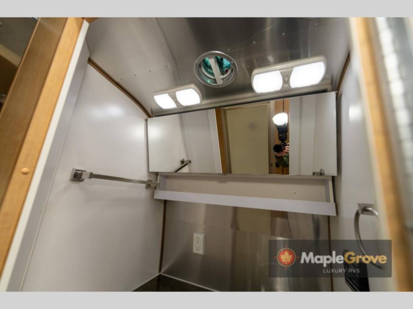 A photo of this 2015 Airstream Flying Cloud 25FB