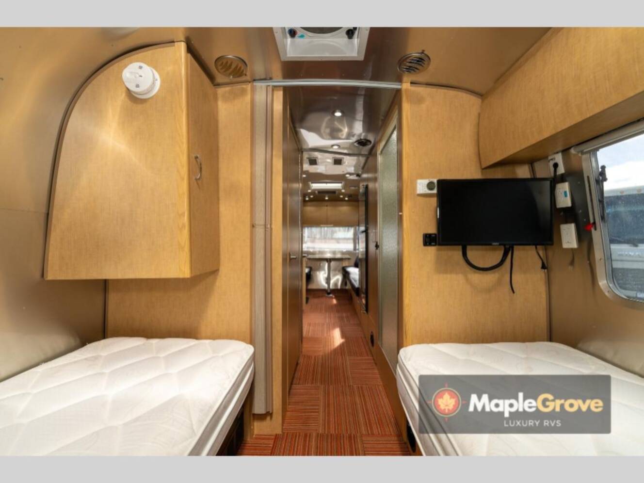 A photo of this 2015 Airstream Flying Cloud 25FB