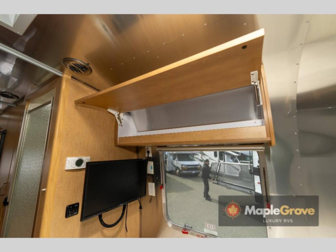 A photo of this 2015 Airstream Flying Cloud 25FB