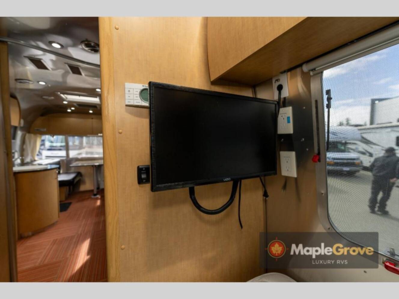 A photo of this 2015 Airstream Flying Cloud 25FB
