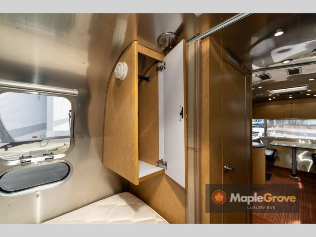 A photo of this 2015 Airstream Flying Cloud 25FB