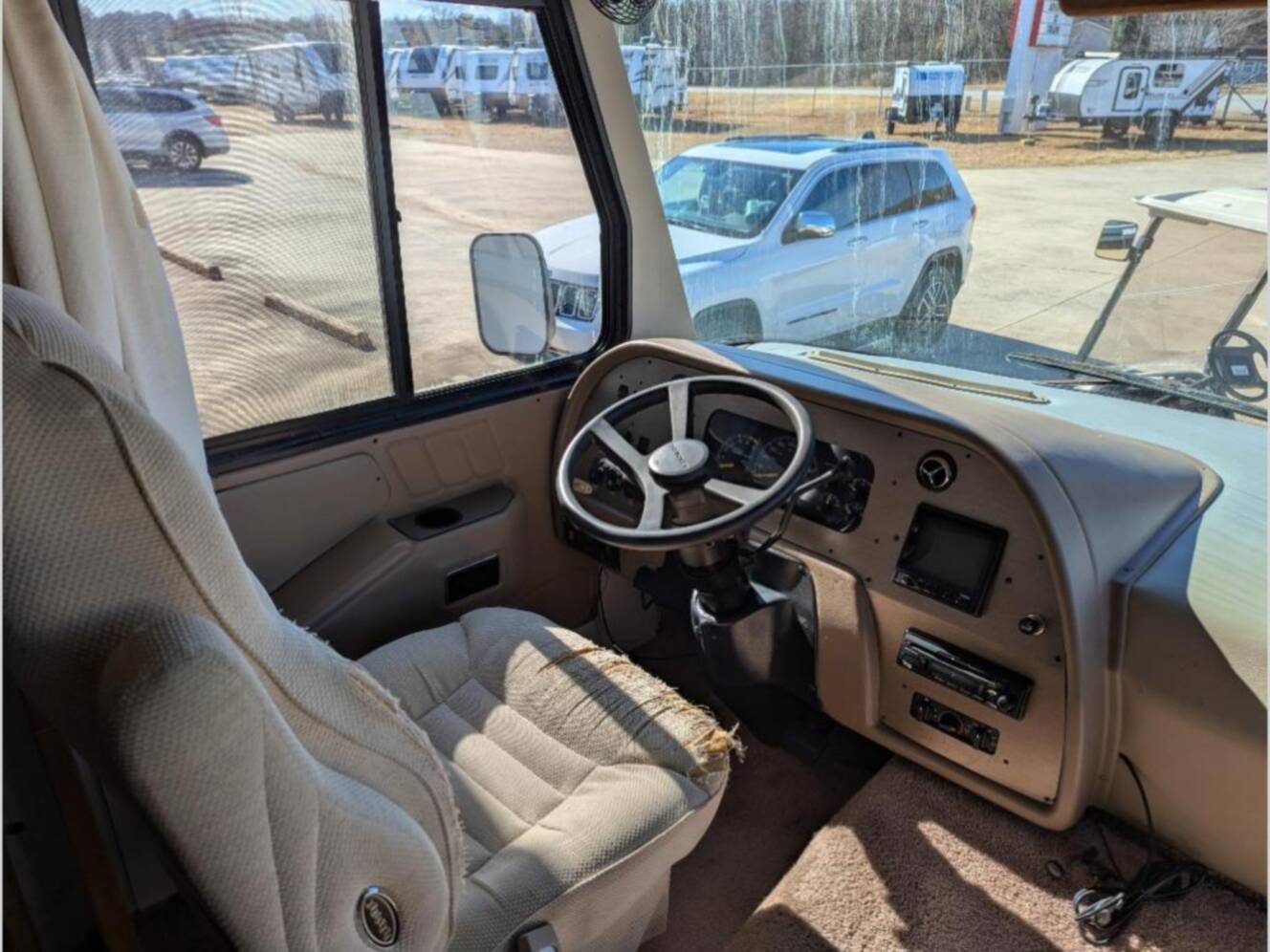 A photo of this 1998 Georgie Boy Cruise Master 3515
