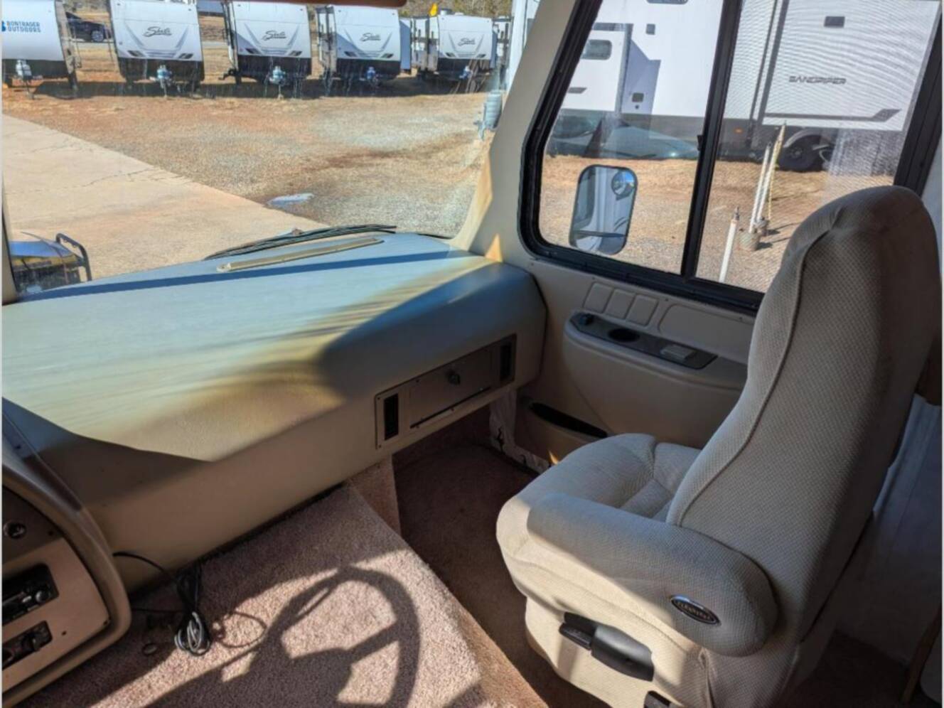 A photo of this 1998 Georgie Boy Cruise Master 3515