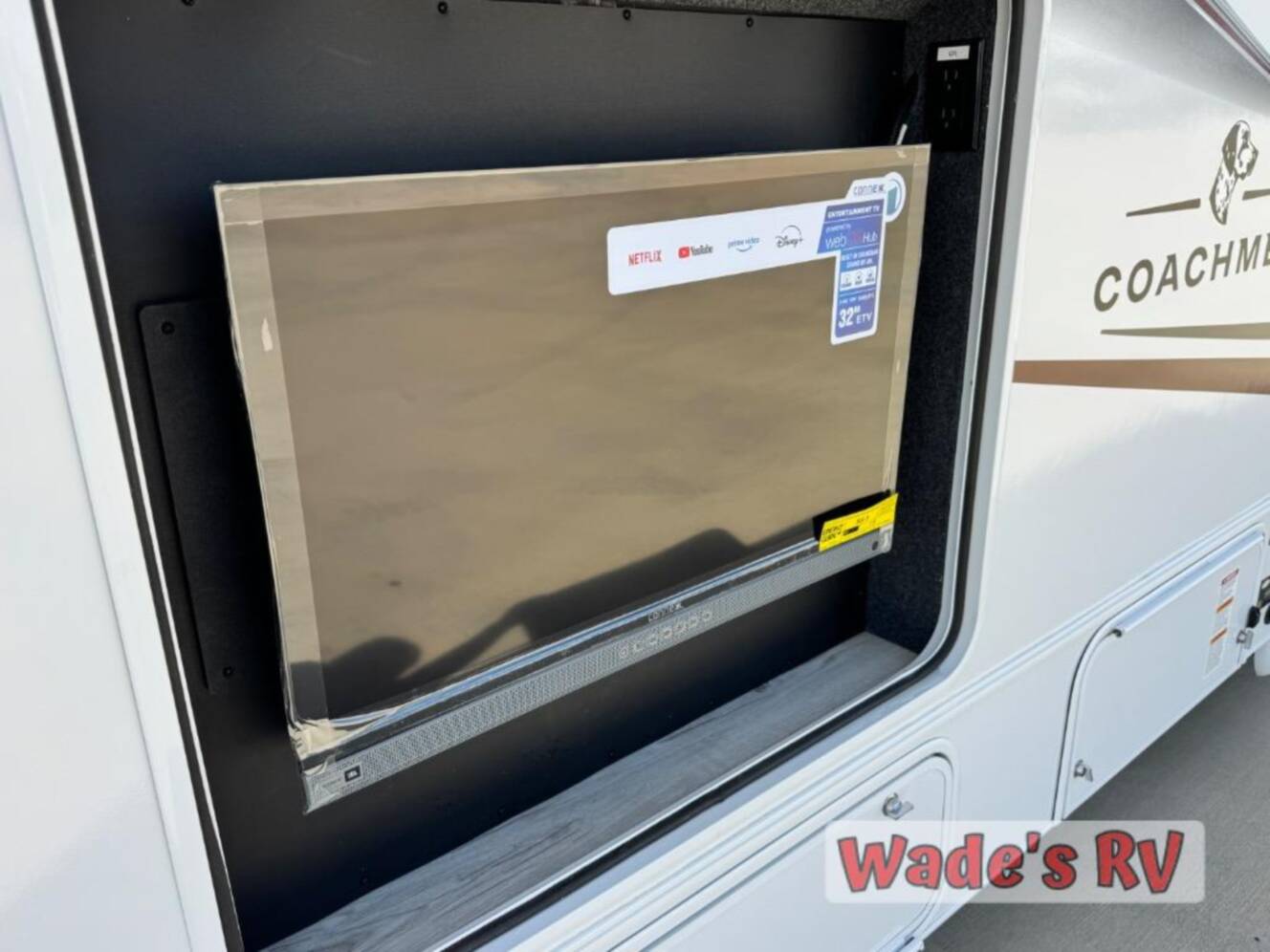 A photo of this 2026 Coachmen Rv Leprechaun 319MB Ford 450