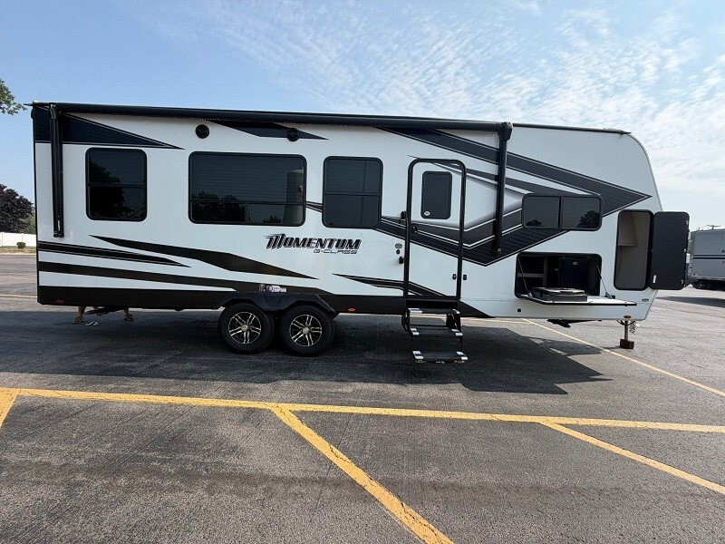 2022 Grand Design Momentum G-Class 25G in north tonawanda NY