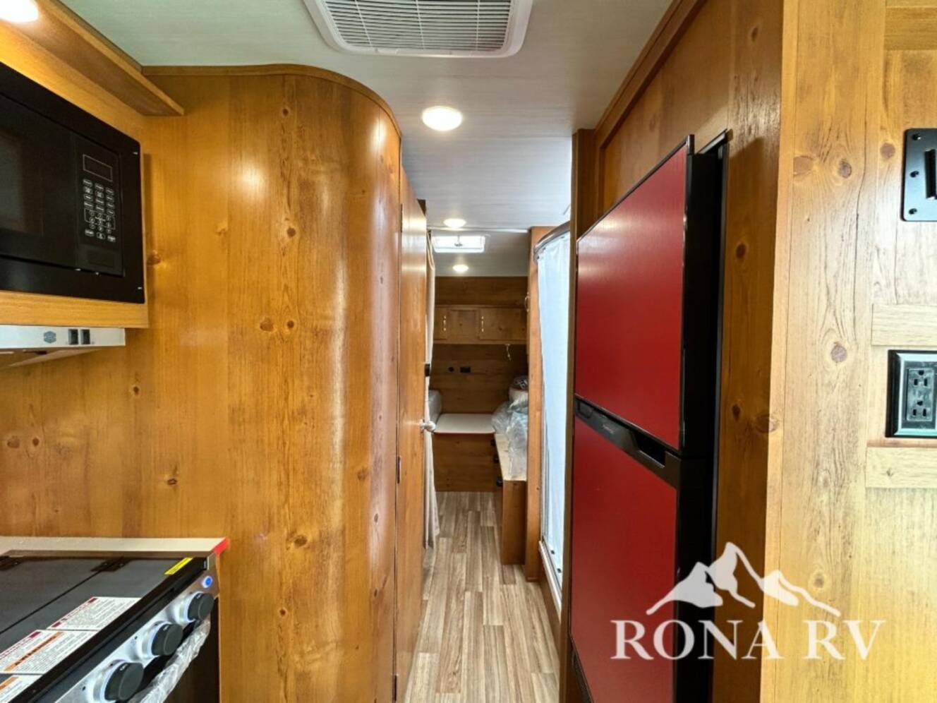 A photo of this 2026 Gulf Stream Rv Vintage Cruiser 19TWD
