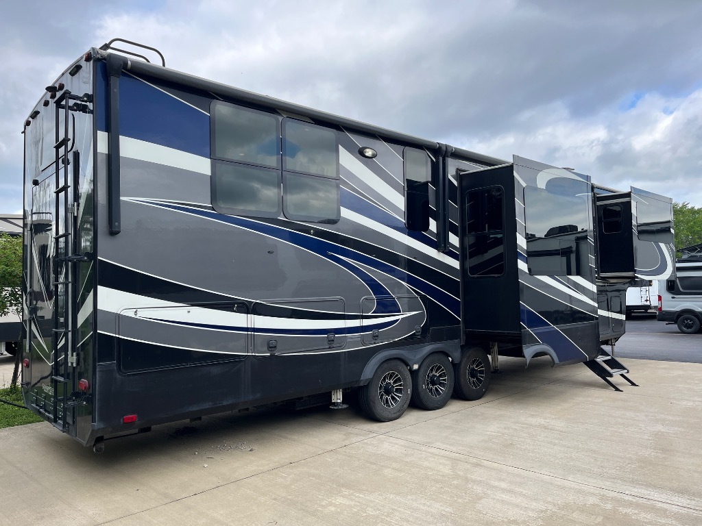 2018 Grand Design Momentum 376TH in orchard park NY