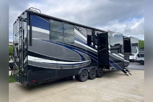 2018 Grand Design Momentum 376TH in orchard park NY