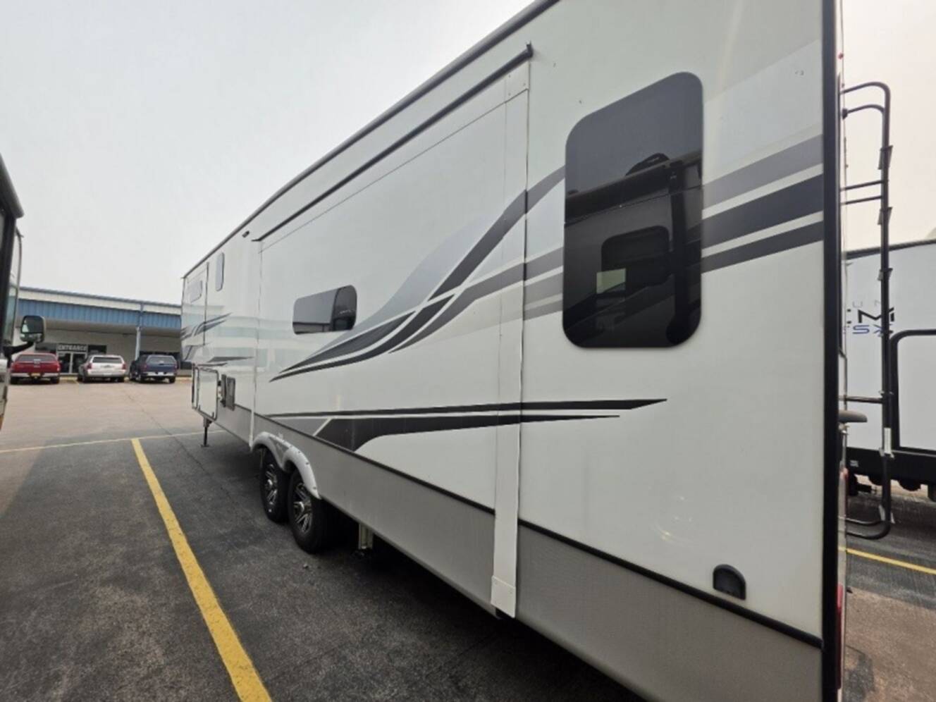 A photo of this 2022 Keystone Rv Montana 3231CK