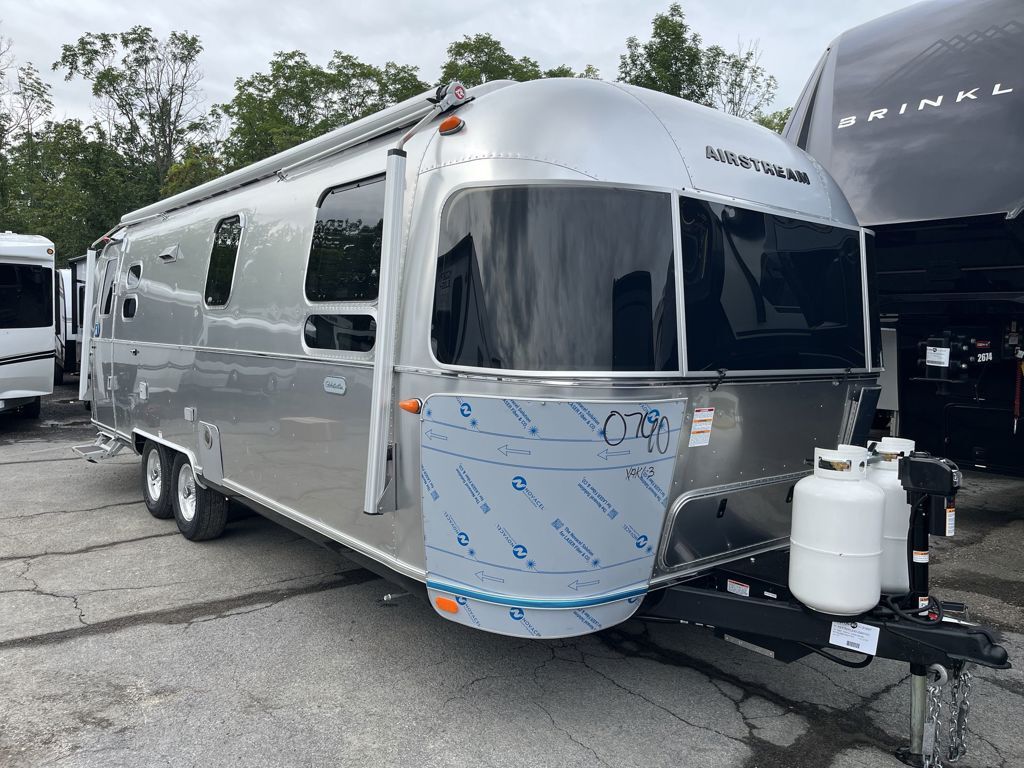 2027 Airstream Globetrotter 27FB in orchard park NY