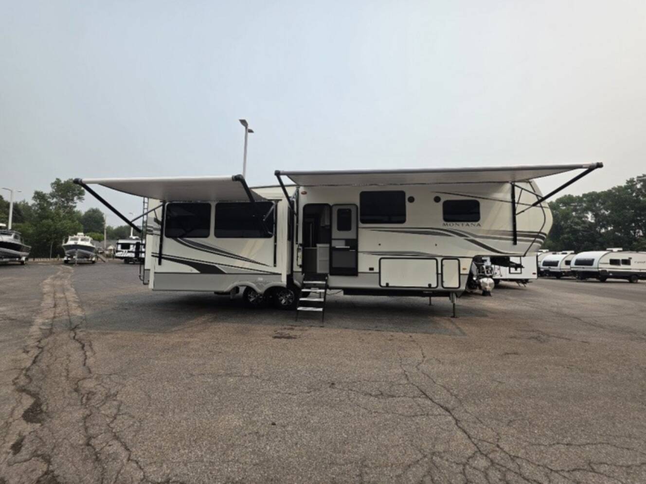 A photo of this 2022 Keystone Rv Montana 3231CK