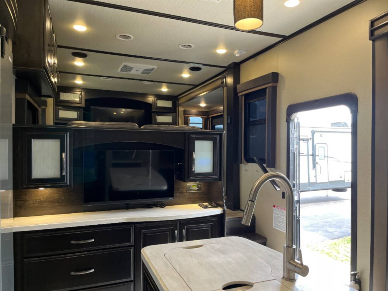 A photo of this 2018 Grand Design Momentum 376TH