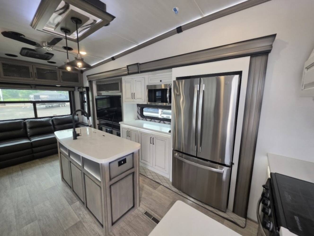 A photo of this 2022 Keystone Rv Montana 3231CK