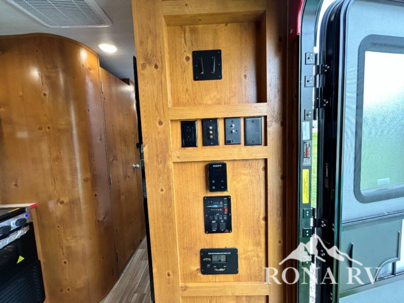 A photo of this 2026 Gulf Stream Rv Vintage Cruiser 19TWD