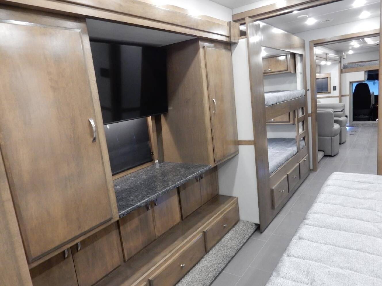 A photo of this 2027 Show Hauler SH1377T1-36