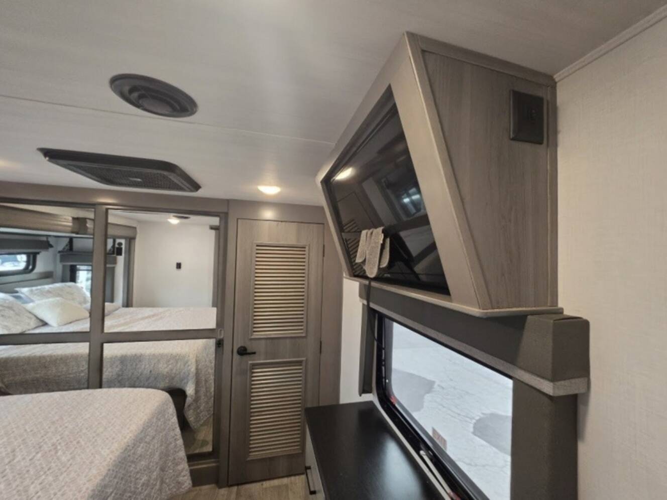 A photo of this 2022 Keystone Rv Montana 3231CK