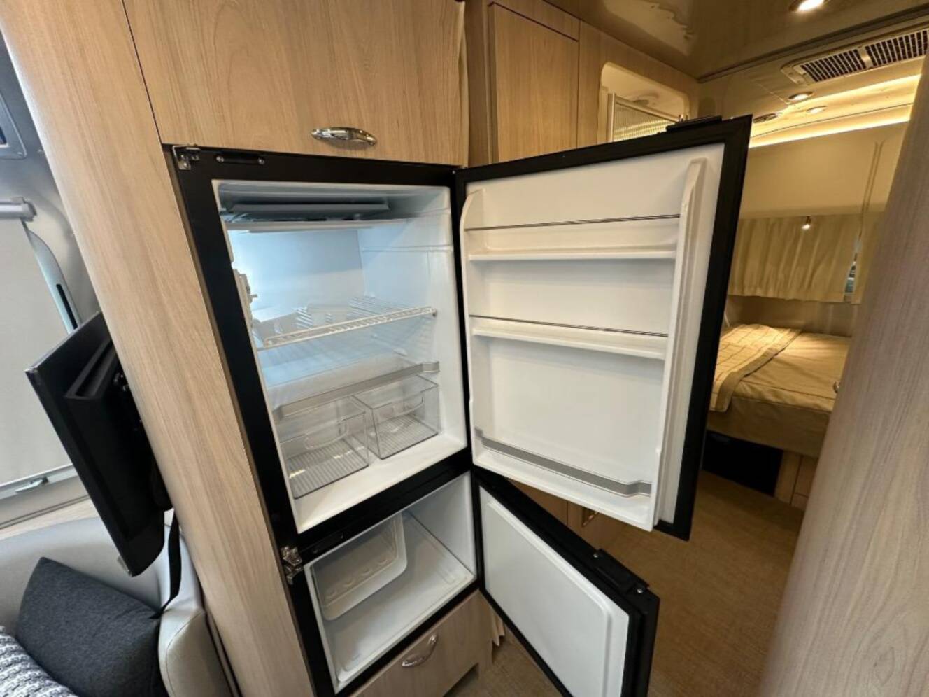 A photo of this 2026 Airstream Globetrotter 25FB
