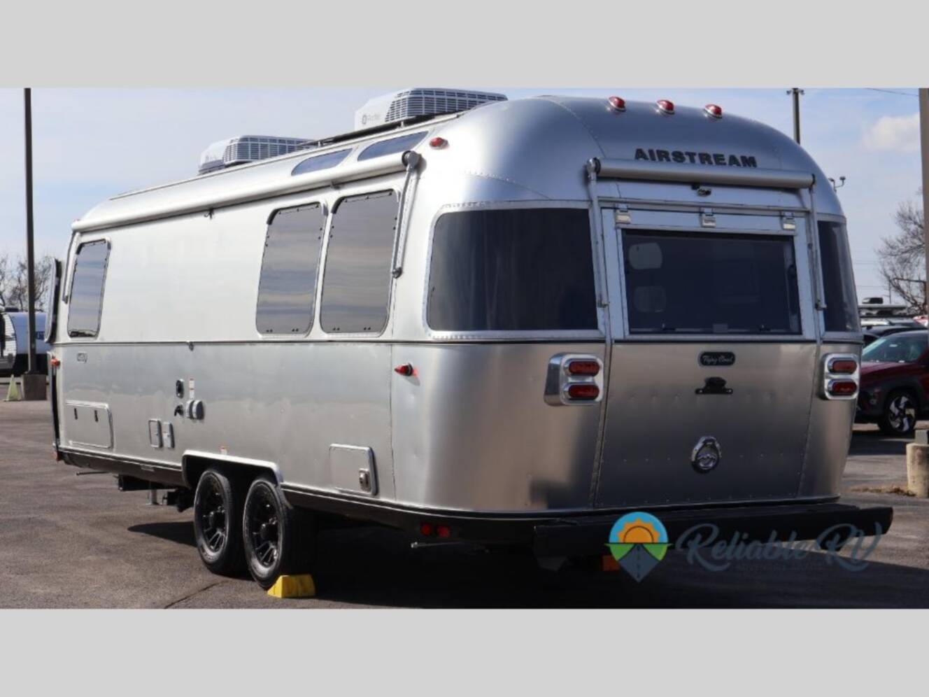 A photo of this 2026 Airstream Flying Cloud 27FB Twin