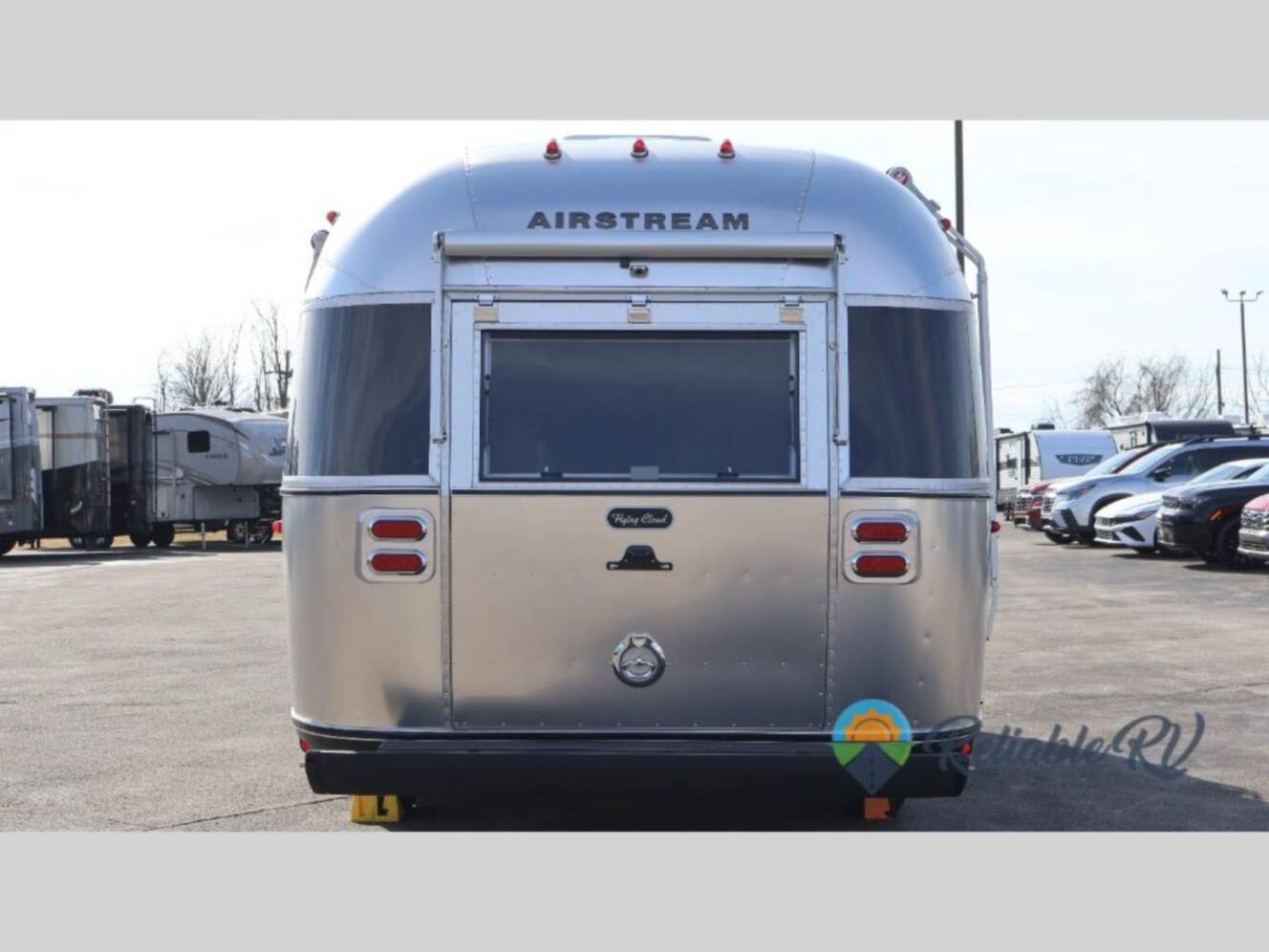 A photo of this 2026 Airstream Flying Cloud 27FB Twin