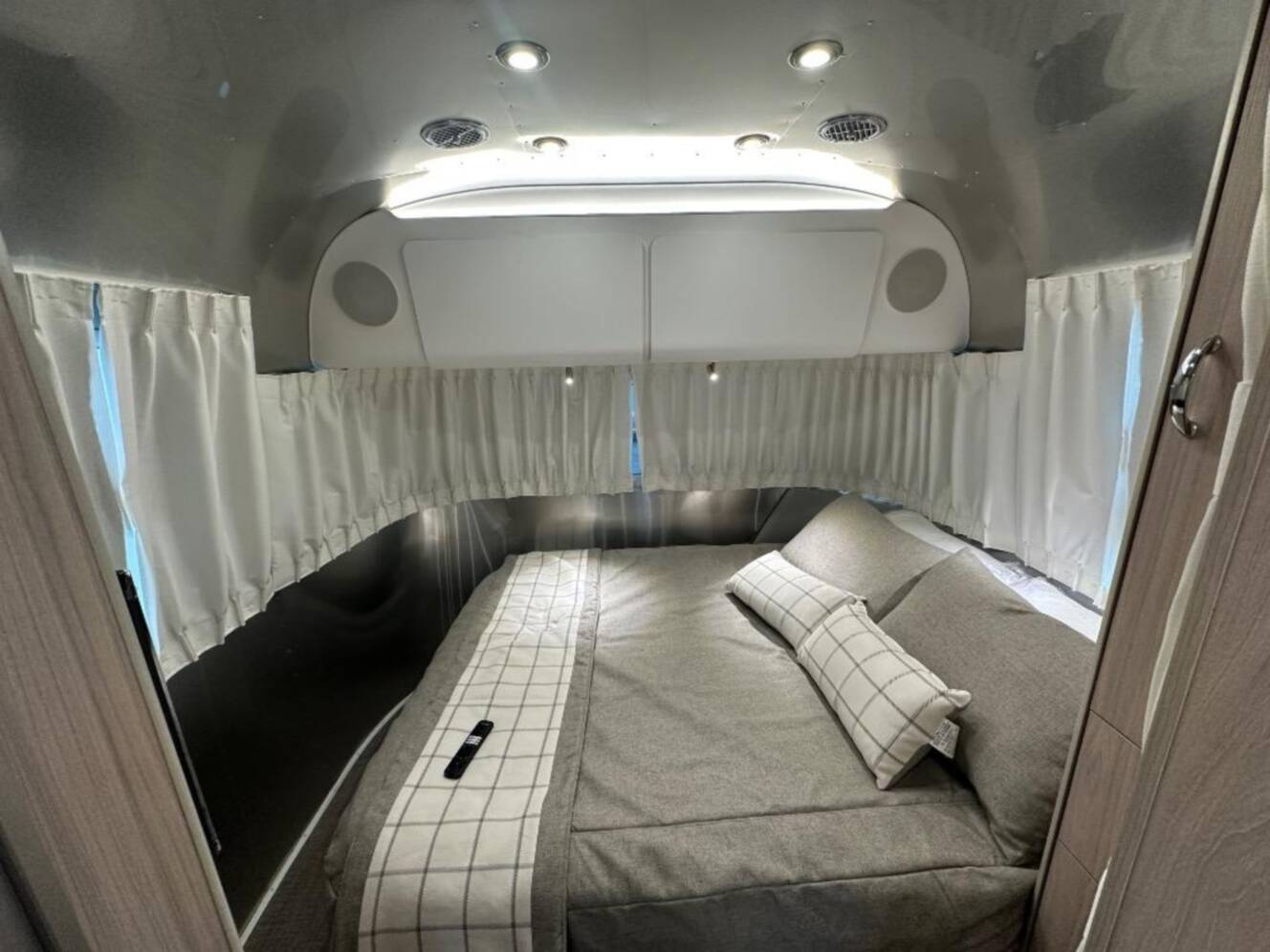 A photo of this 2026 Airstream Globetrotter 25FB