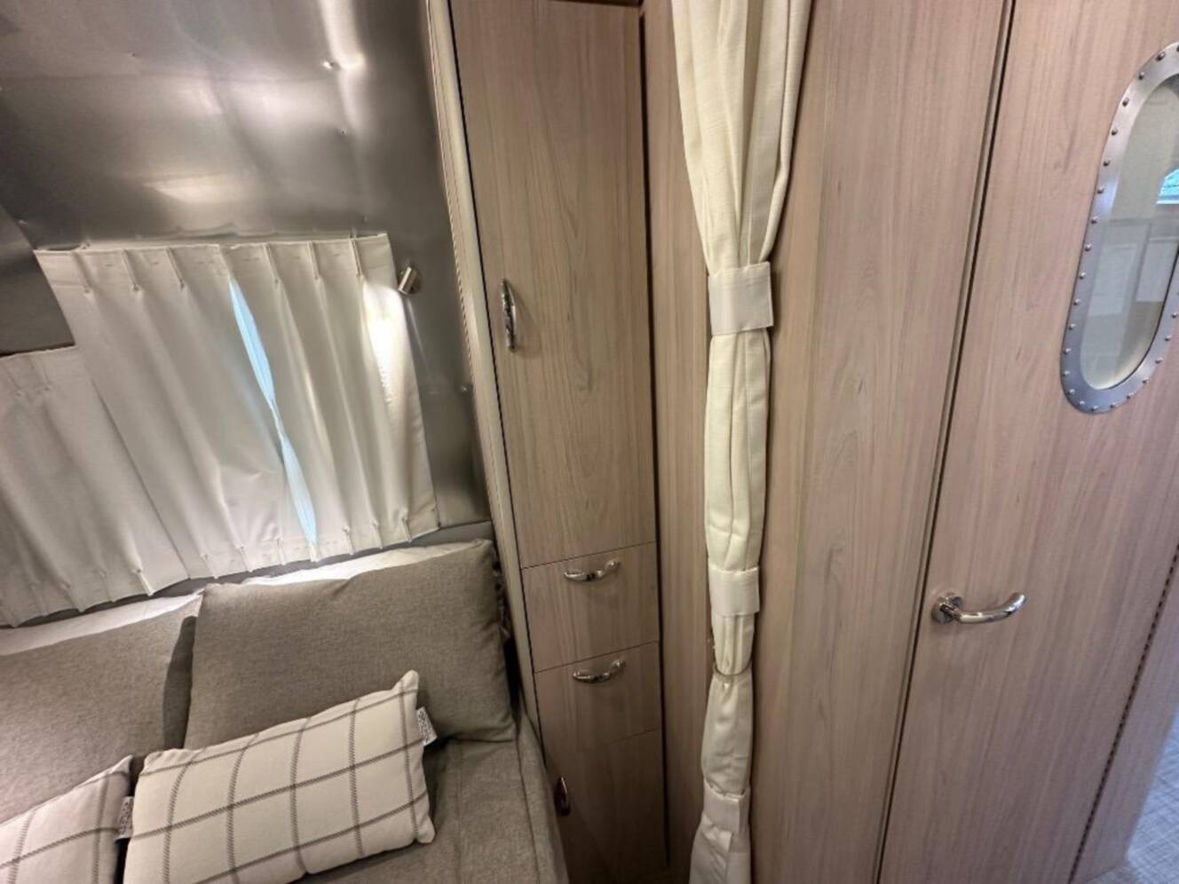 A photo of this 2026 Airstream Globetrotter 25FB