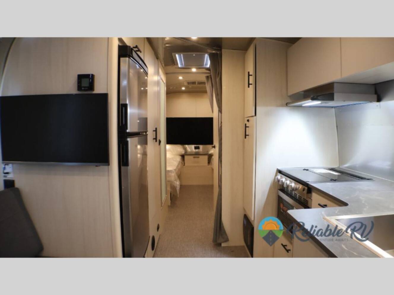 A photo of this 2026 Airstream Flying Cloud 27FB Twin