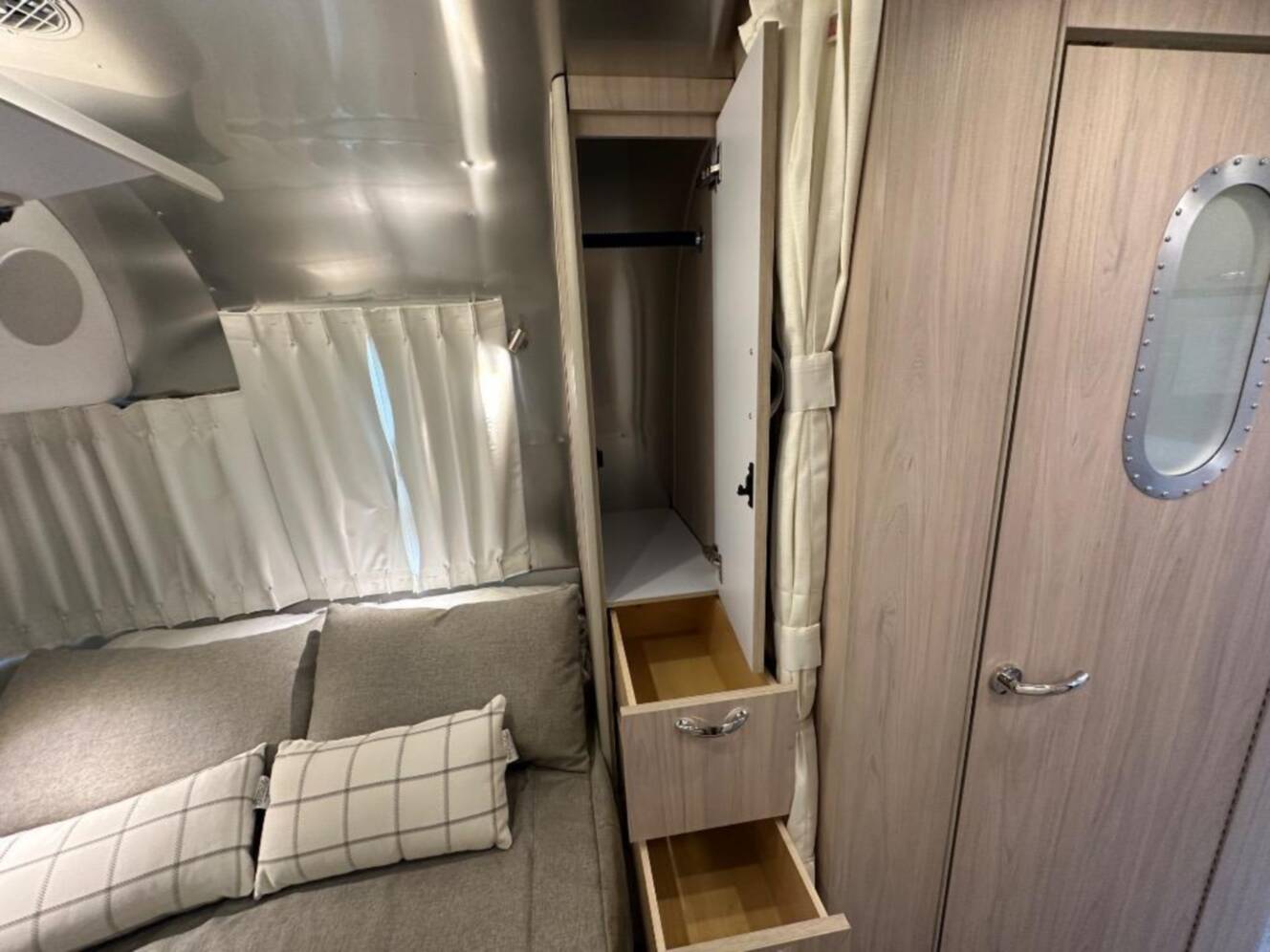 A photo of this 2026 Airstream Globetrotter 25FB