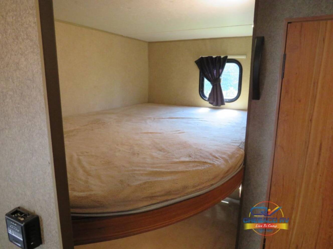 A photo of this 2016 Starcraft AR-ONE MAXX 26BH