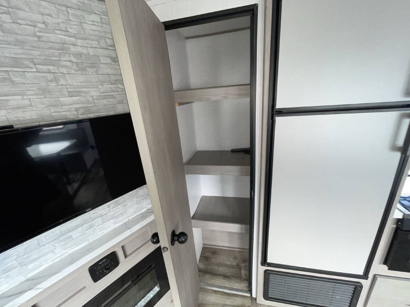 A photo of this 2022 Coleman COLEMAN LIGHT 2755BH