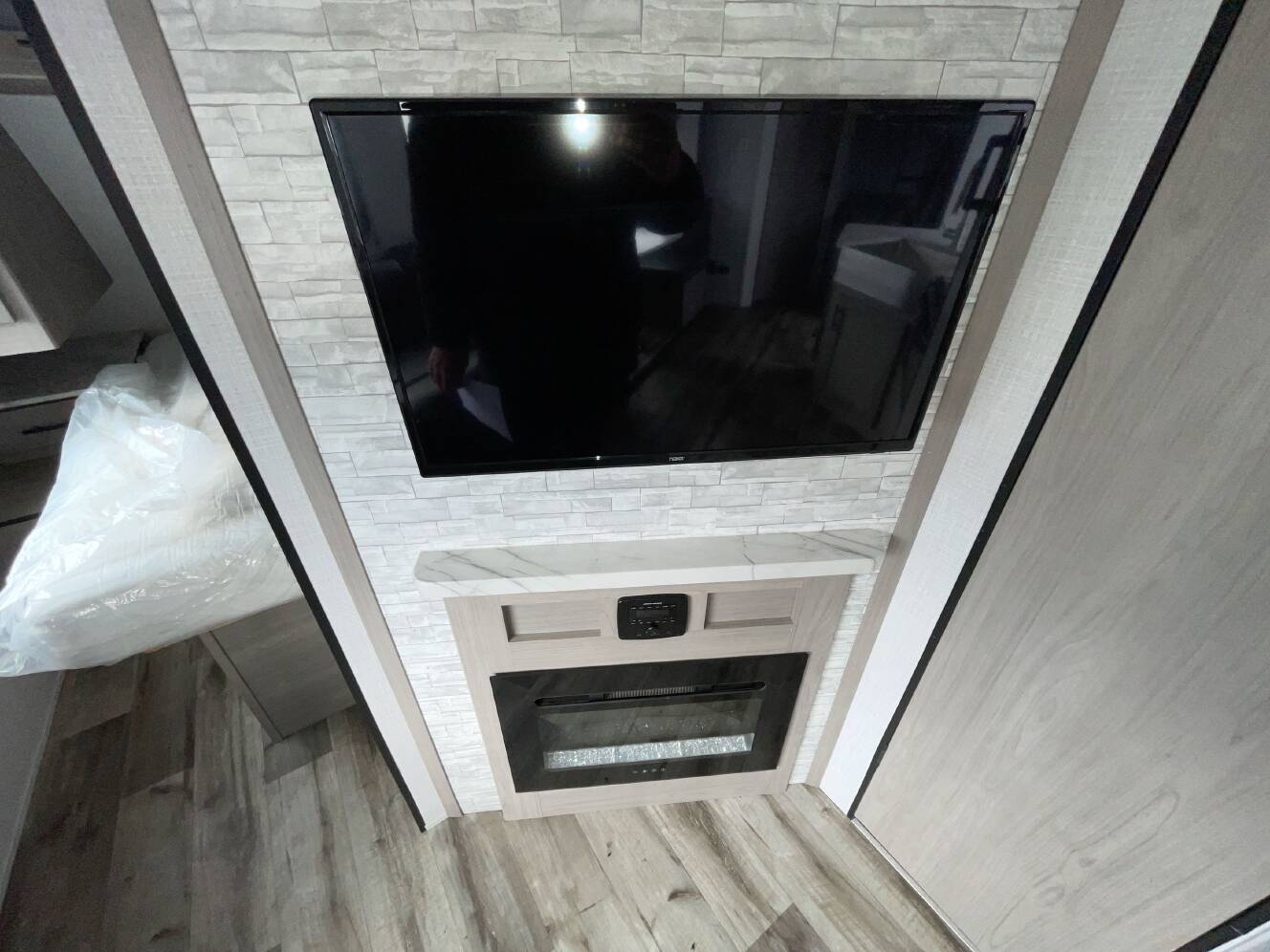 A photo of this 2022 Coleman COLEMAN LIGHT 2755BH