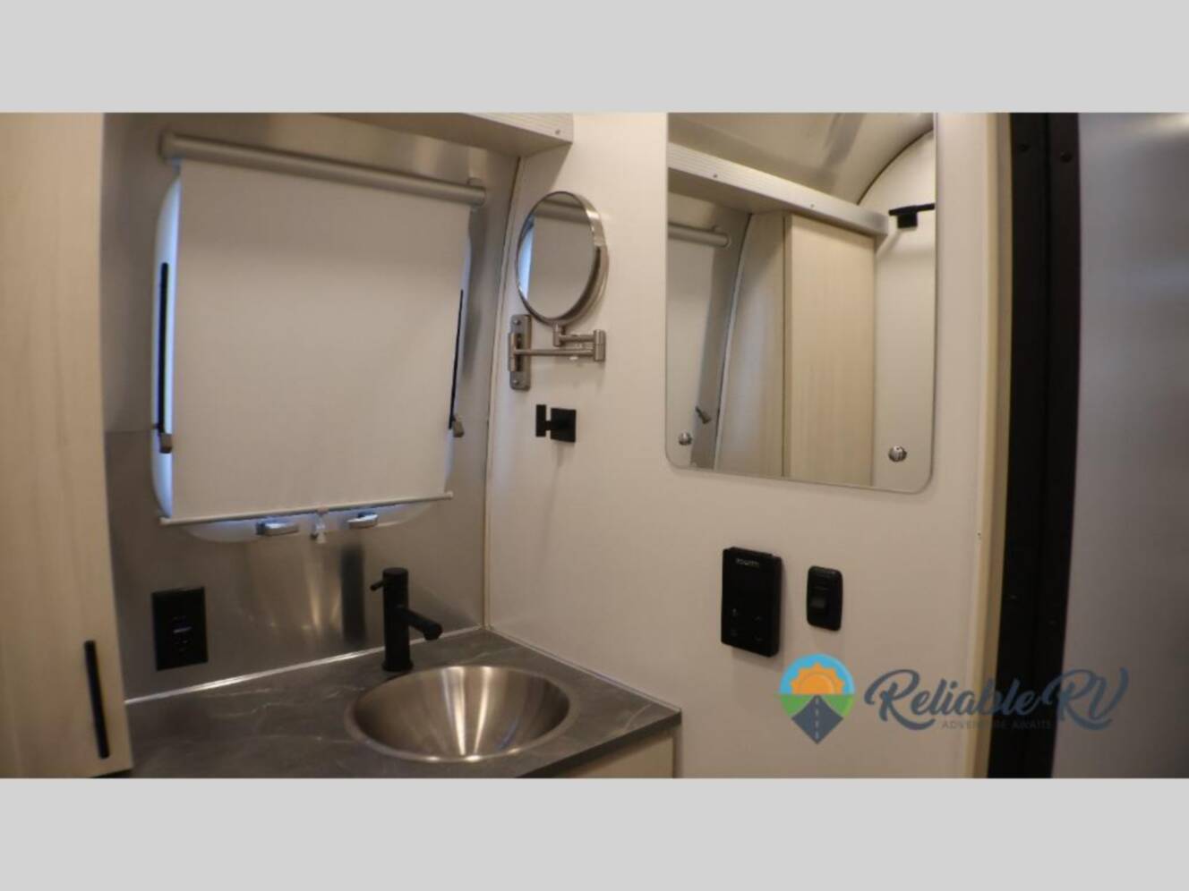 A photo of this 2026 Airstream Flying Cloud 27FB Twin