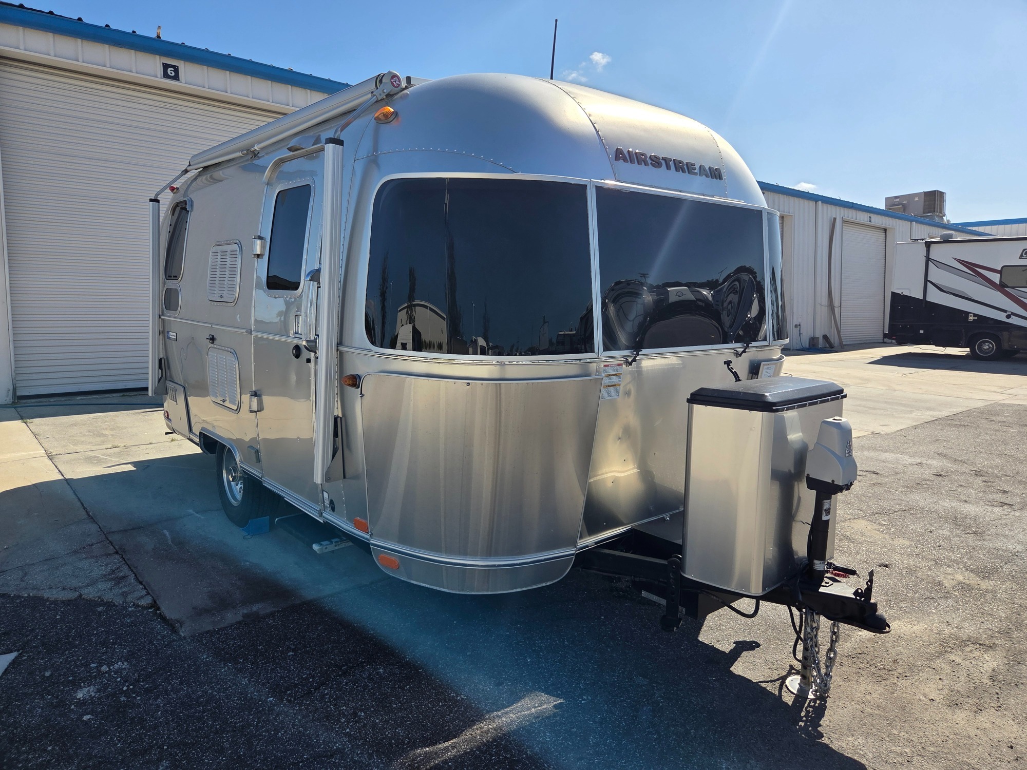 2018 Airstream TOMMY BAHAMA 19CB RV