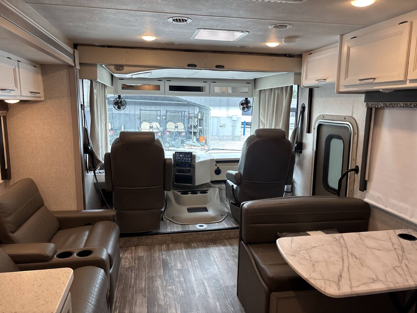 A photo of this 2024 Thor HURRICANE 29M