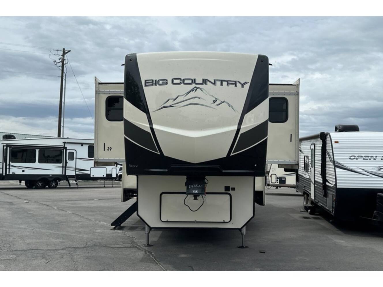 A photo of this 2021 Heartland BIG COUNTRY 3902FL
