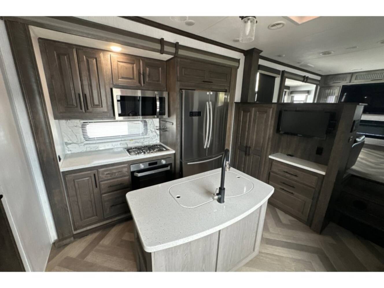 A photo of this 2021 Heartland BIG COUNTRY 3902FL