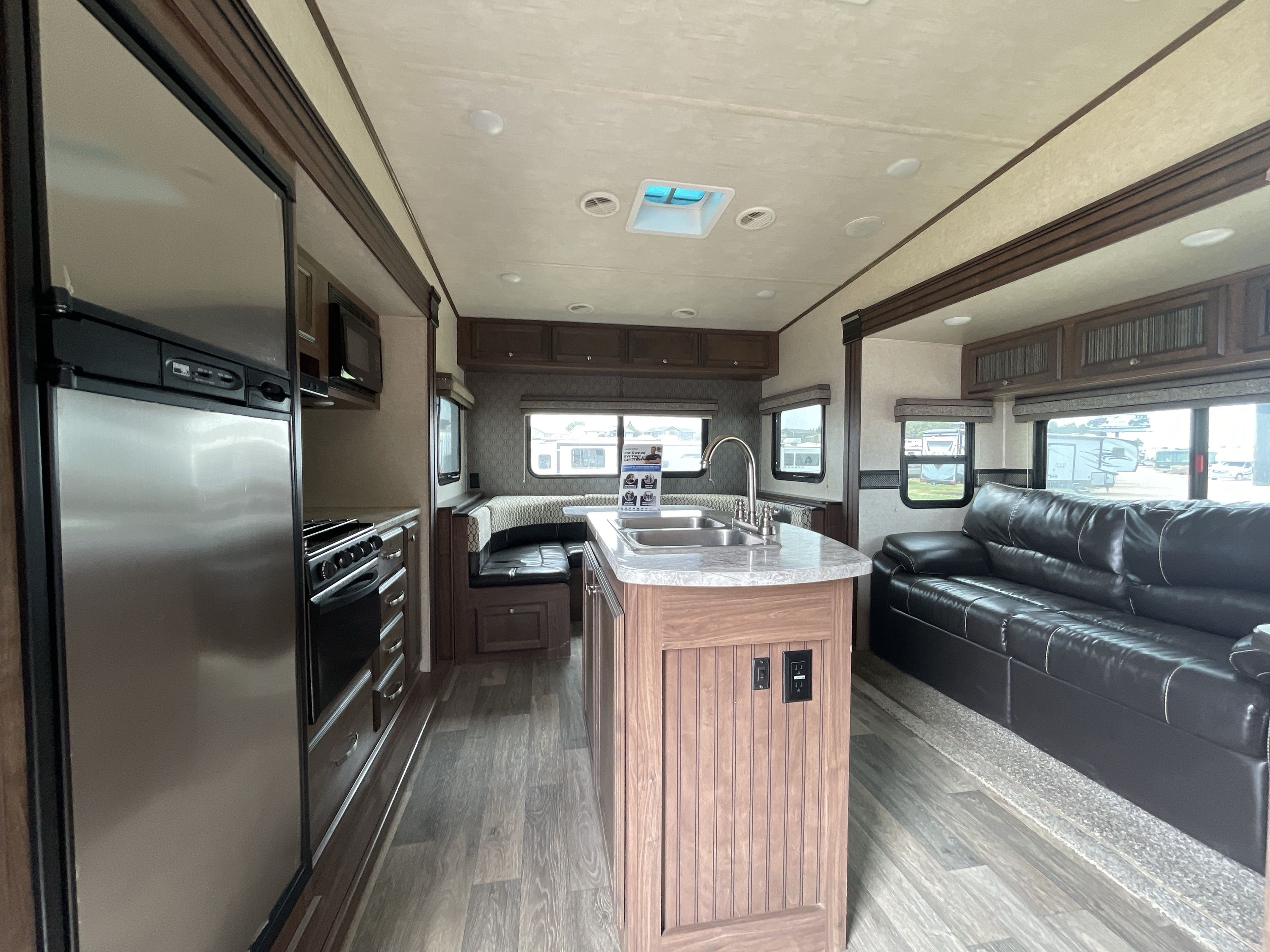 2017 Heartland ELKRIDGE XTREME LIGHT 260 in summerset SD
