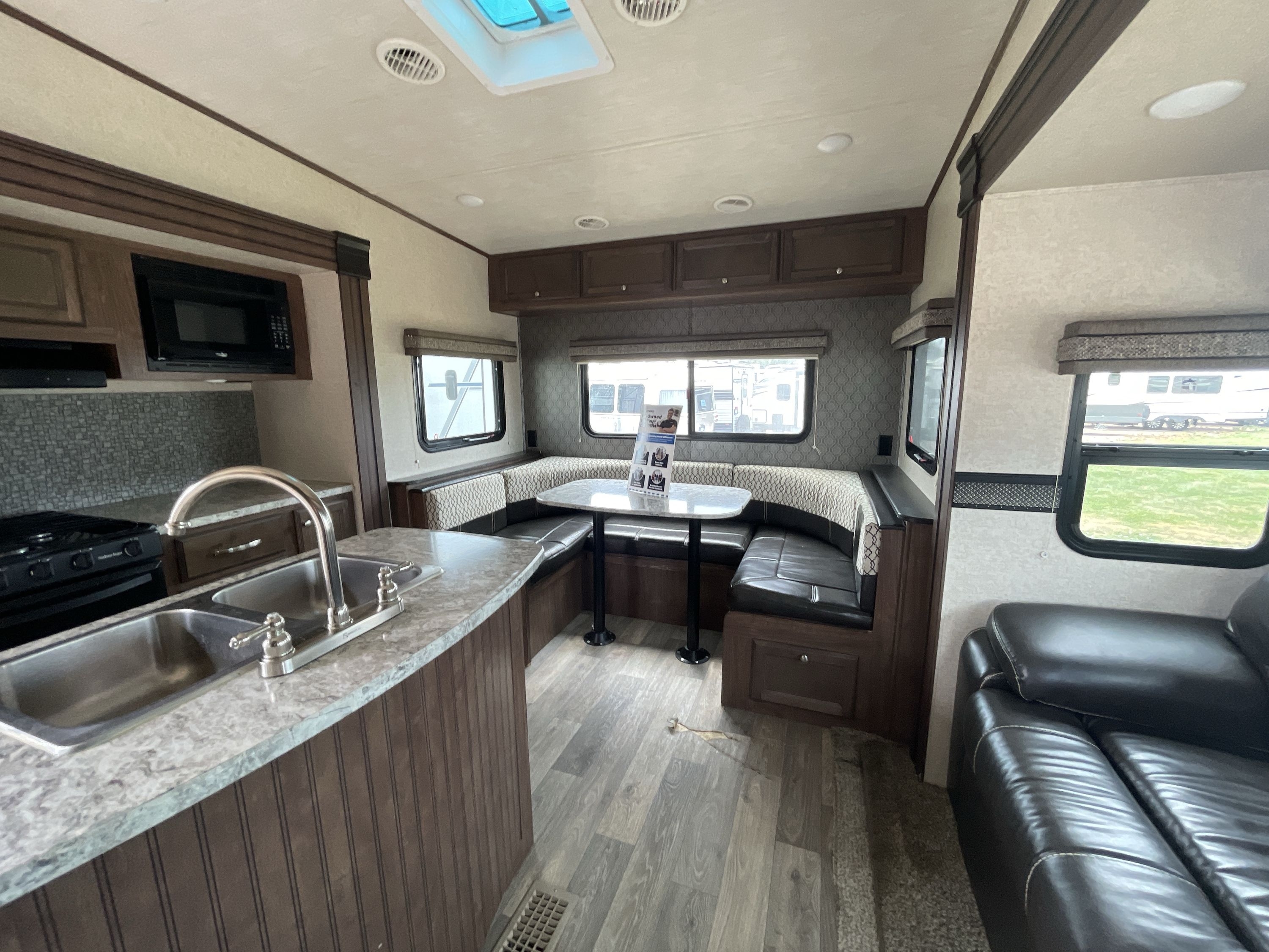 2017 Heartland ELKRIDGE XTREME LIGHT 260 in summerset SD