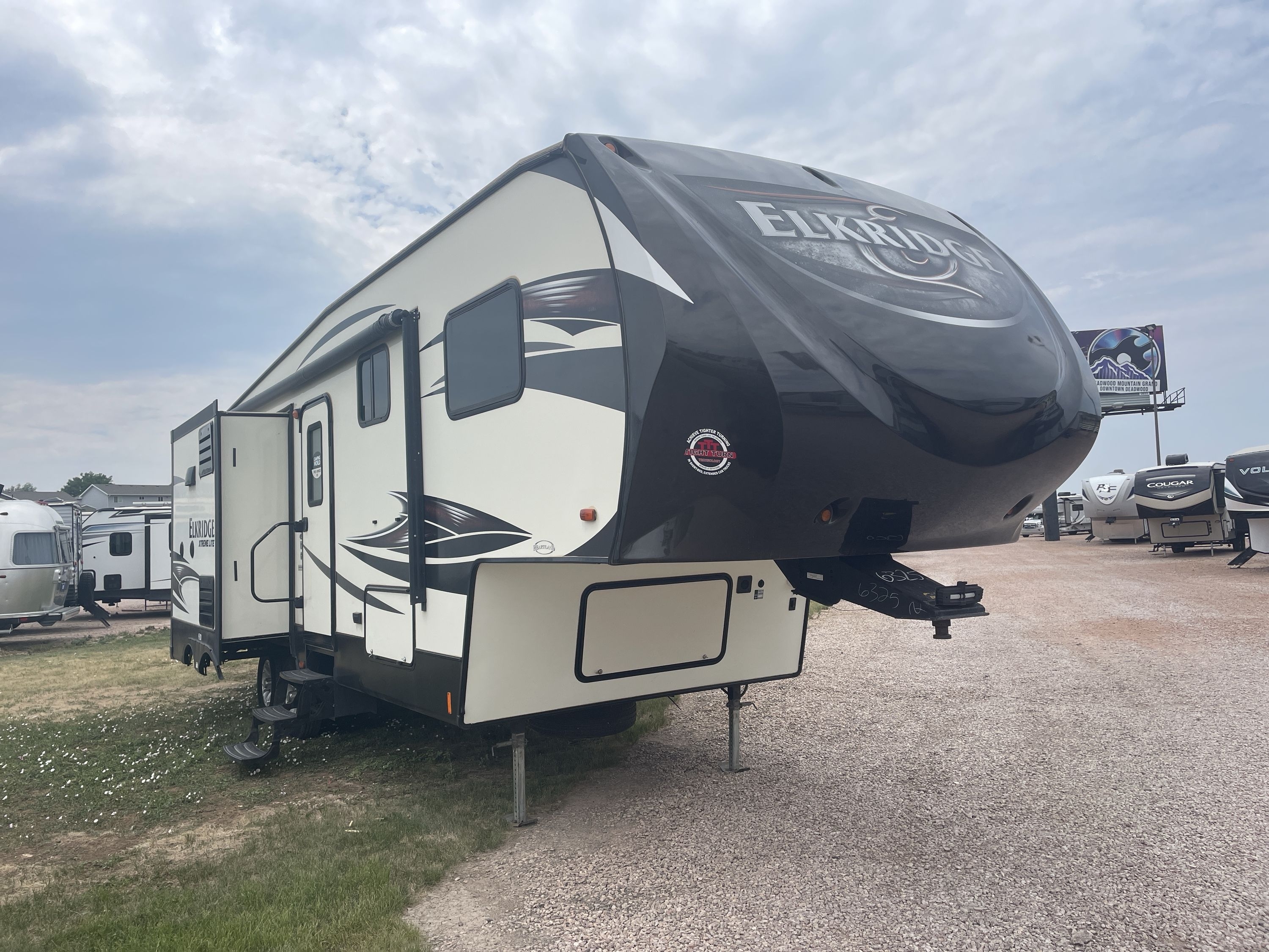 2017 Heartland ELKRIDGE XTREME LIGHT 260 in summerset SD