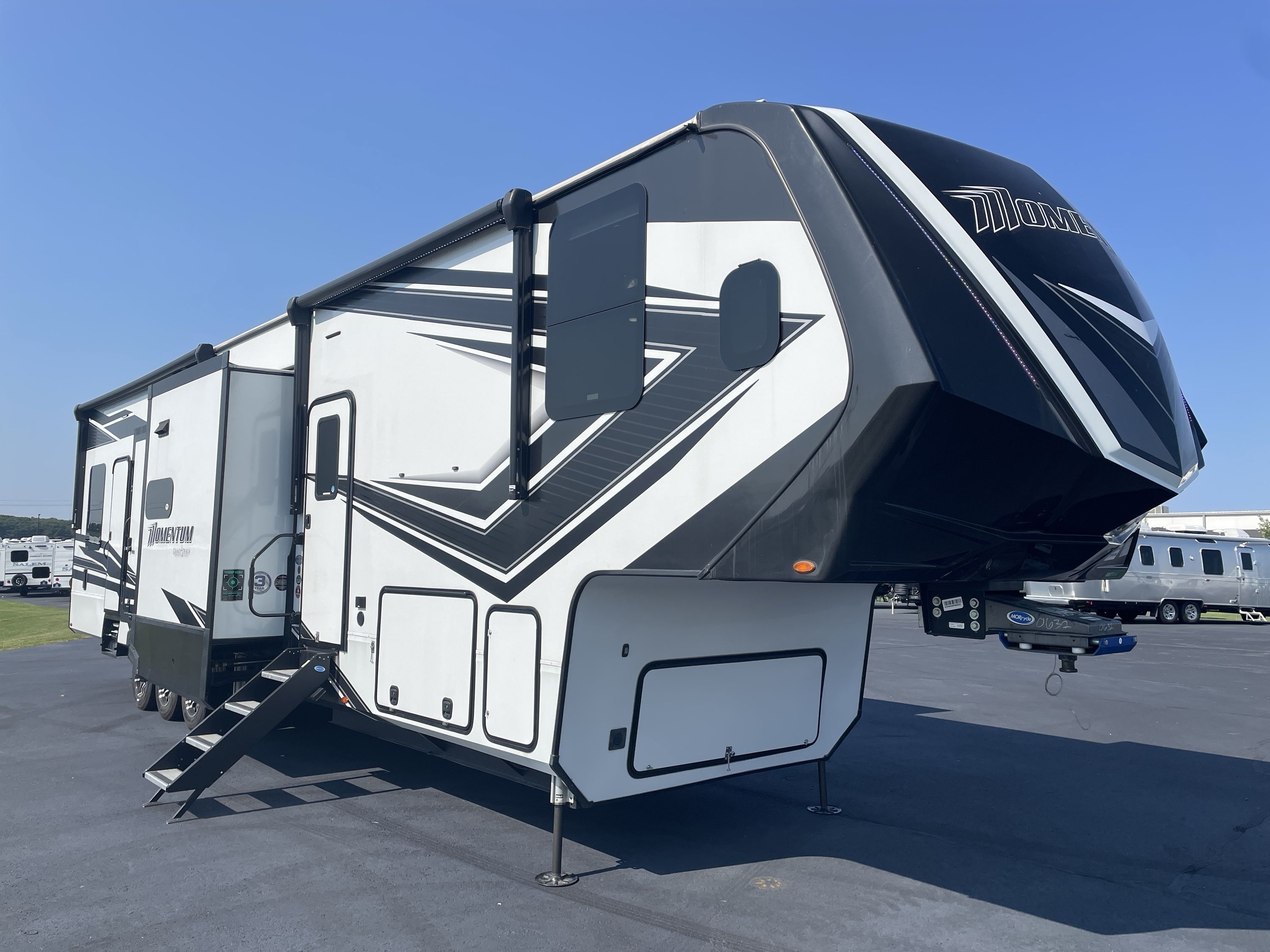 2023 Grand Design MOMENTUM 399TH Fifth Wheel Toy Hauler RV