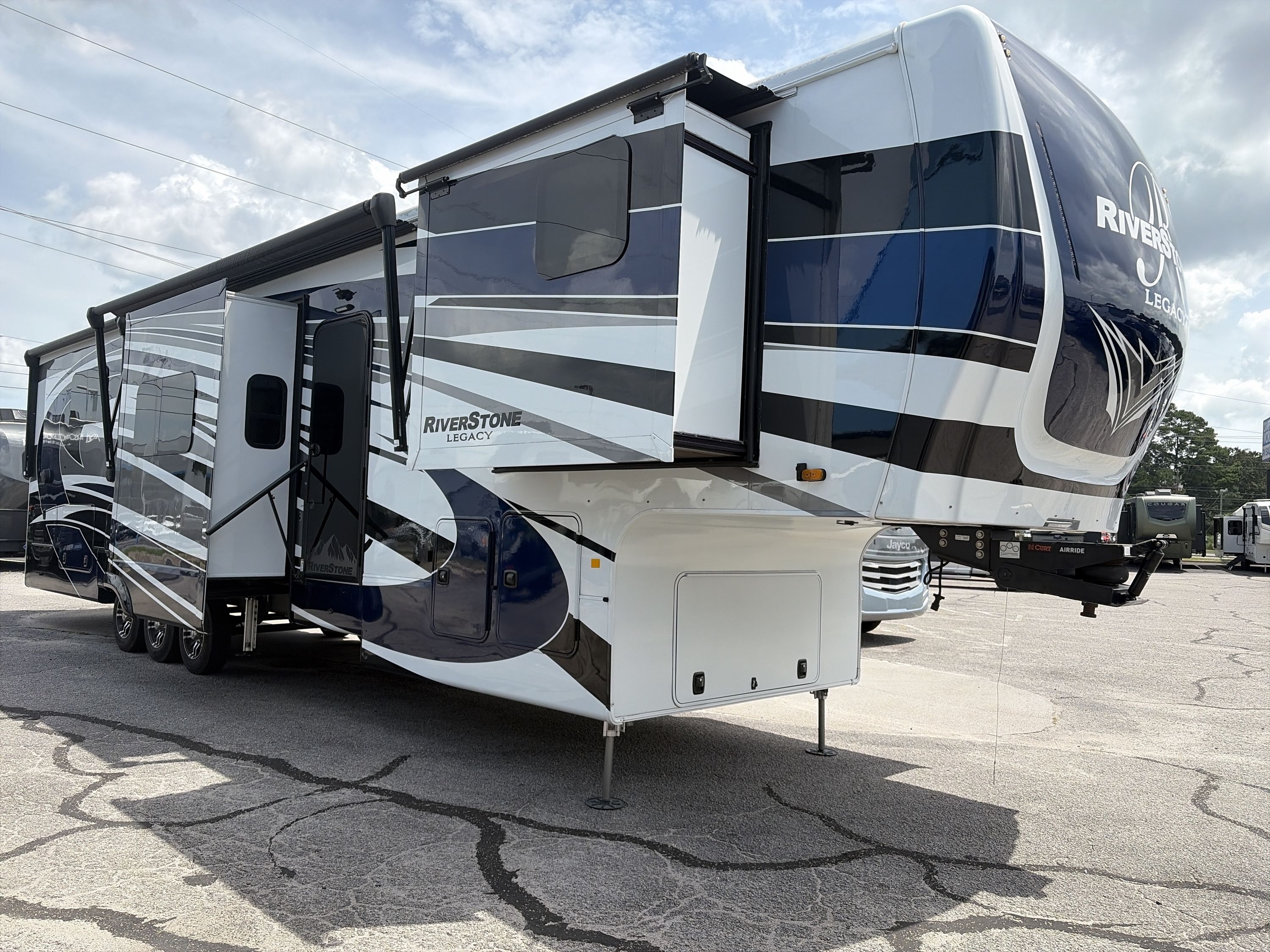 2022 Forest River RIVERSTONE 42FSKG Fifth Wheel Toy Hauler RV