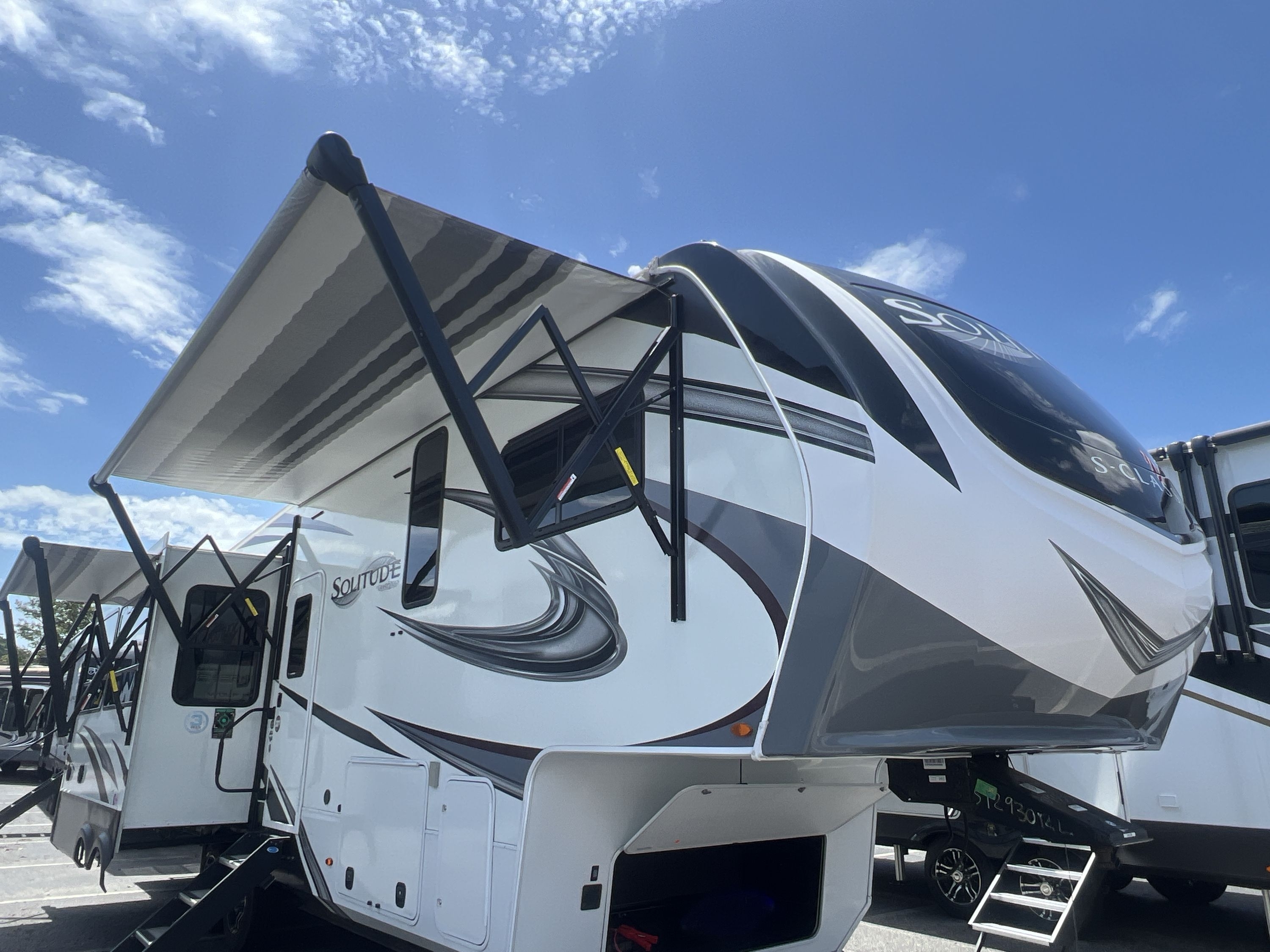 2022 Grand Design SOLITUDE 2930RL RV