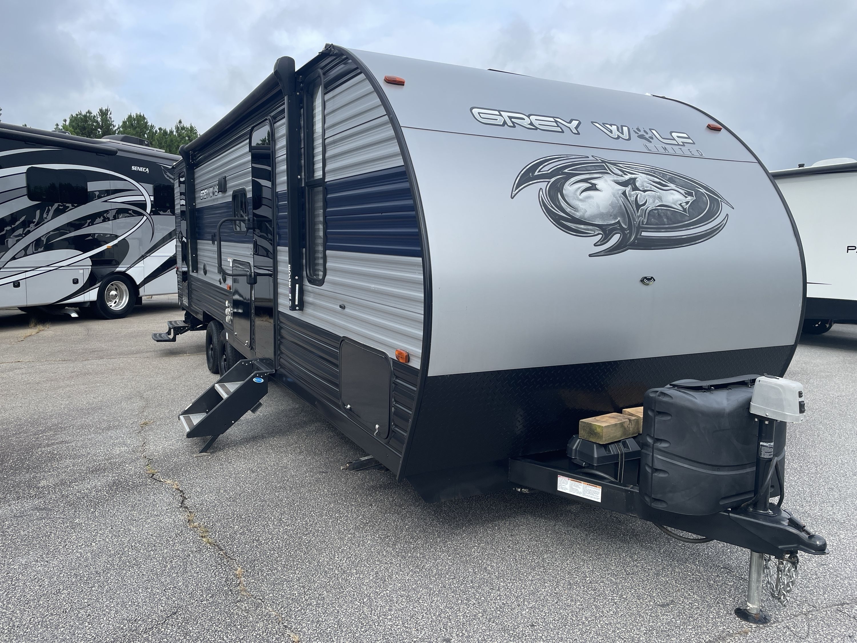 2022 Forest River GREY WOLF 26DBH RV