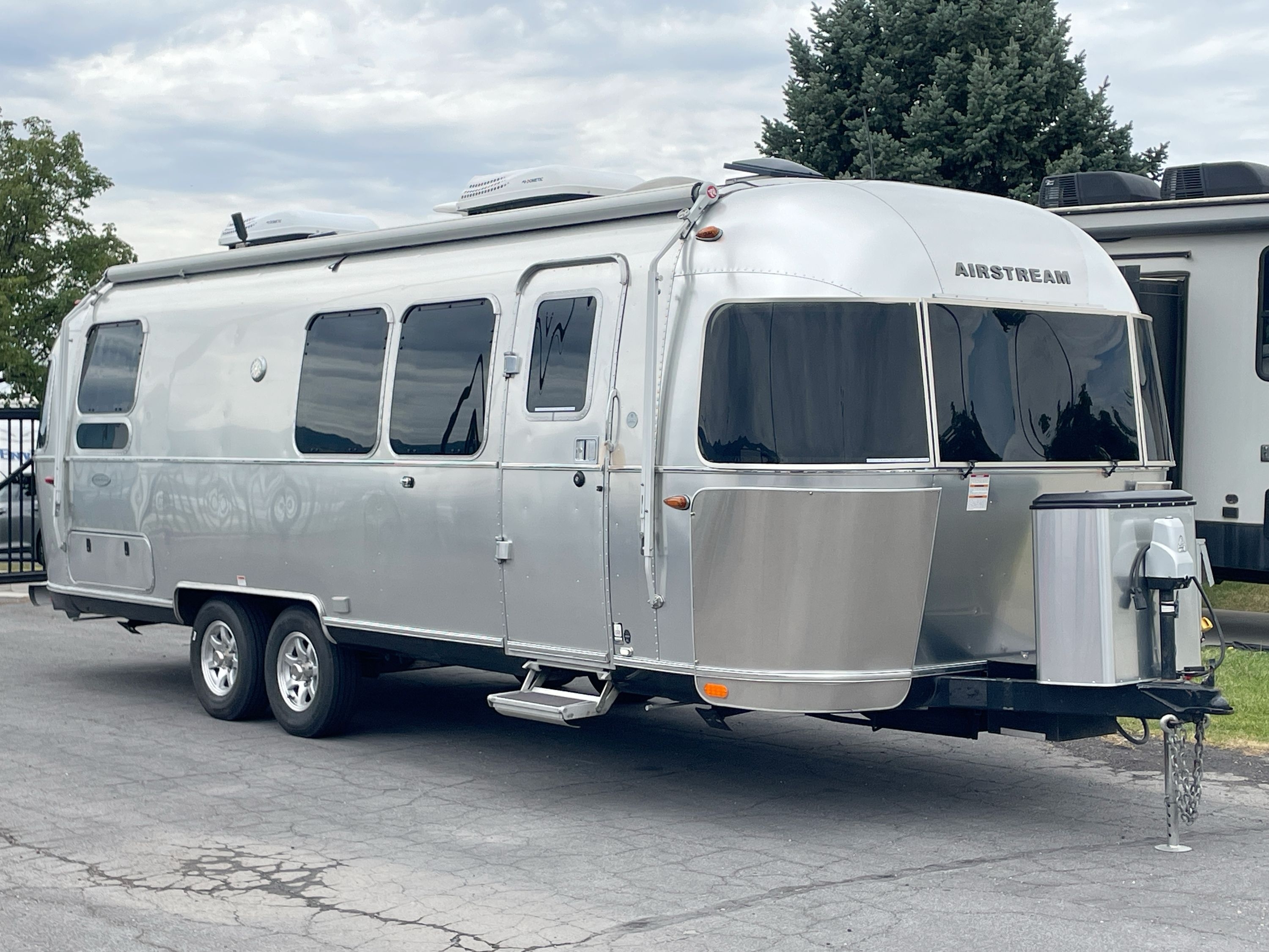 2019 Airstream FLYING CLOUD 28RB QUEEN in kaysville UT