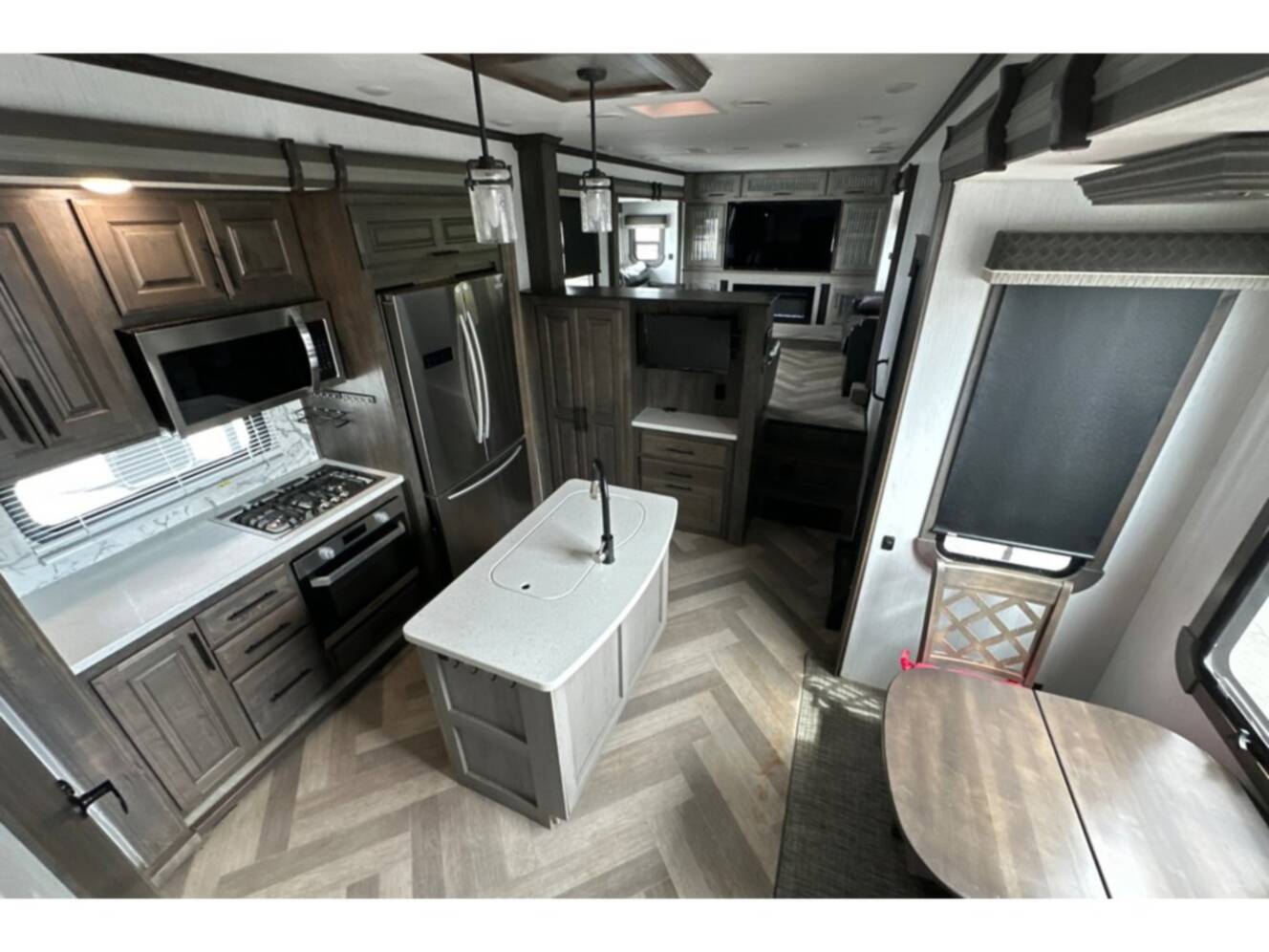 A photo of this 2021 Heartland BIG COUNTRY 3902FL