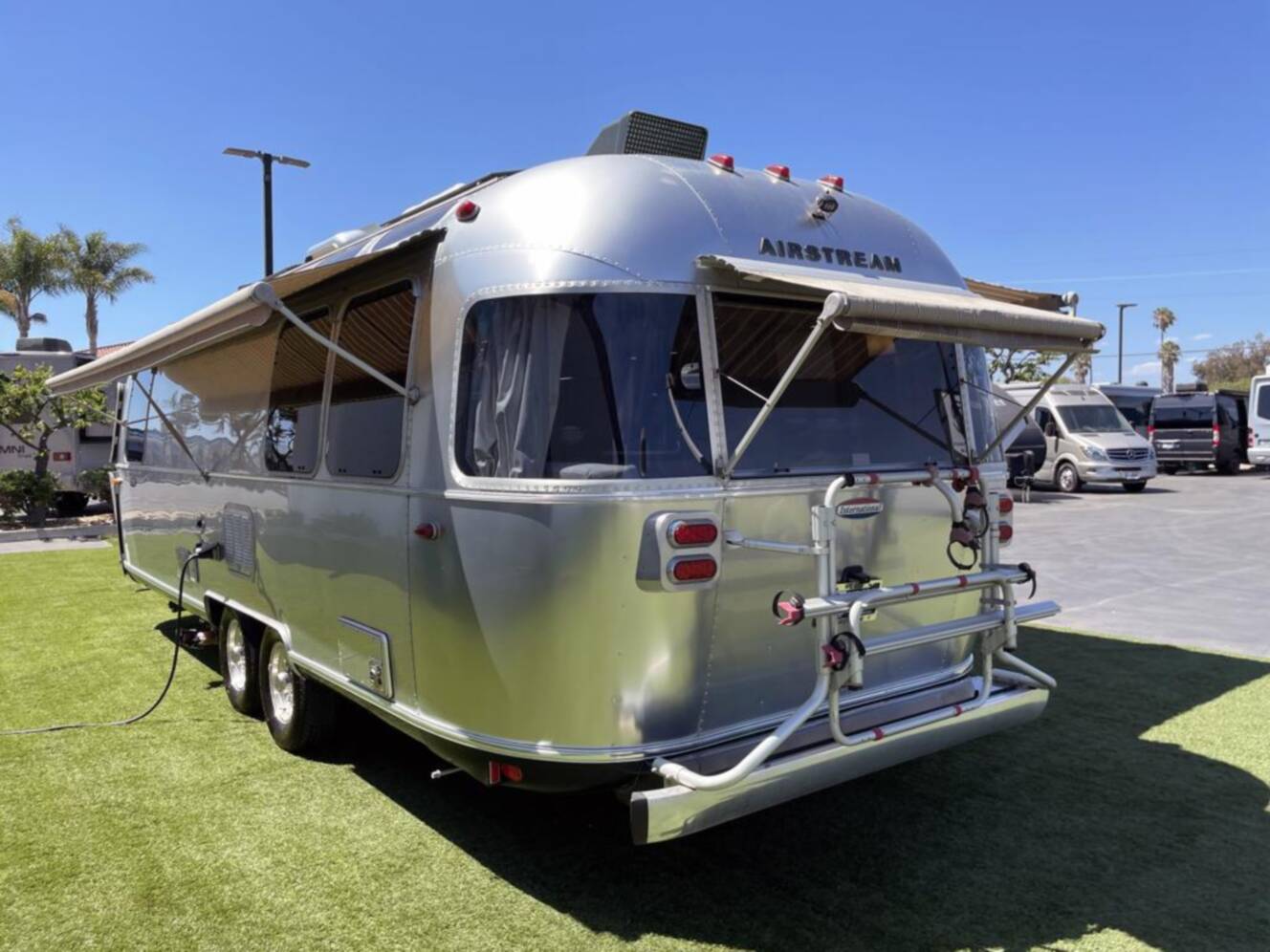 A photo of this 2019 Airstream International SERENITY 27FBQ