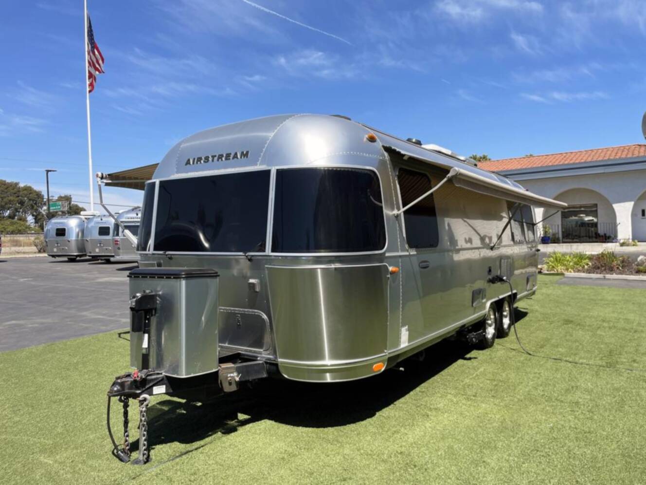 A photo of this 2019 Airstream International SERENITY 27FBQ